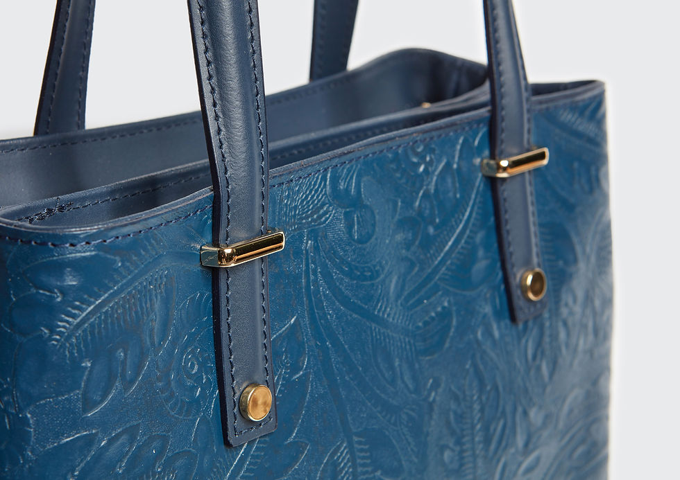 Miniatura: Schultertasche mit geprägtem Blattmuster