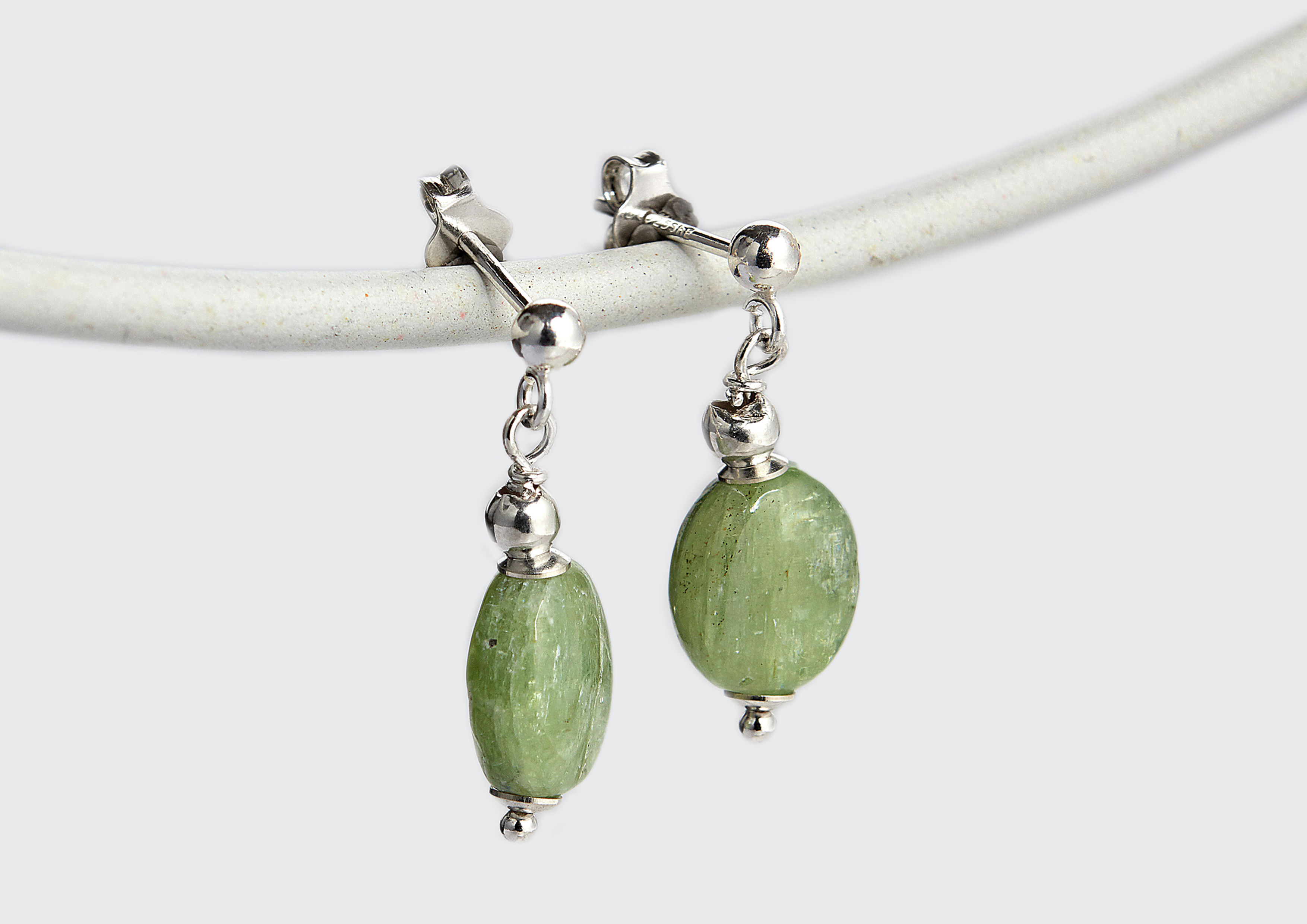 Ohrstecker Kyanit grün oval