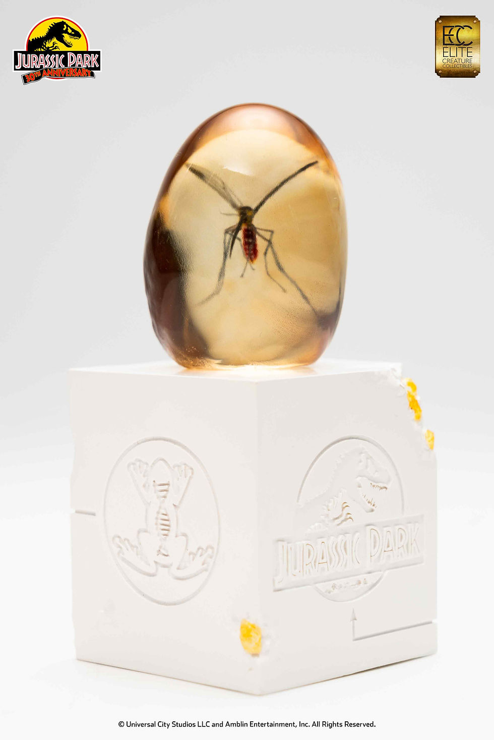 Thumbnail: Elite Creature Collectibles Jurassic Park's Elephant Mosquito in Amber