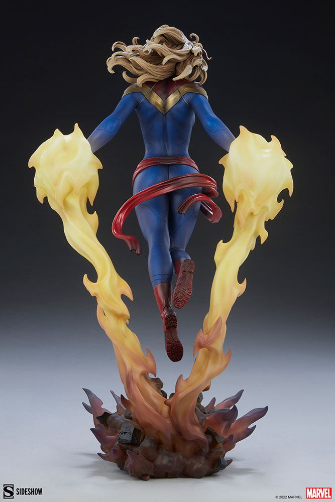 Thumbnail: Sideshow SS300799 Captain Marvel Premium Format Figure