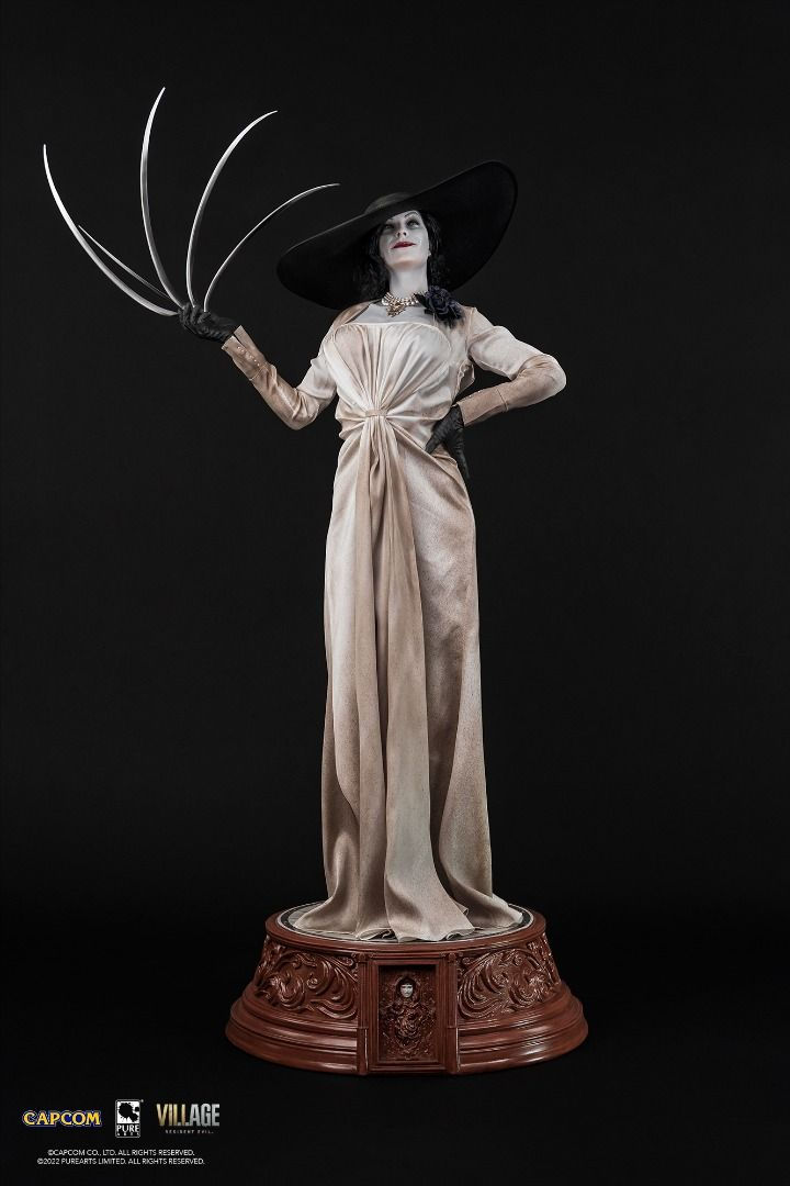 PureArts Resident Evil Village - Lady Dimitrescu 1/4 Statue 1