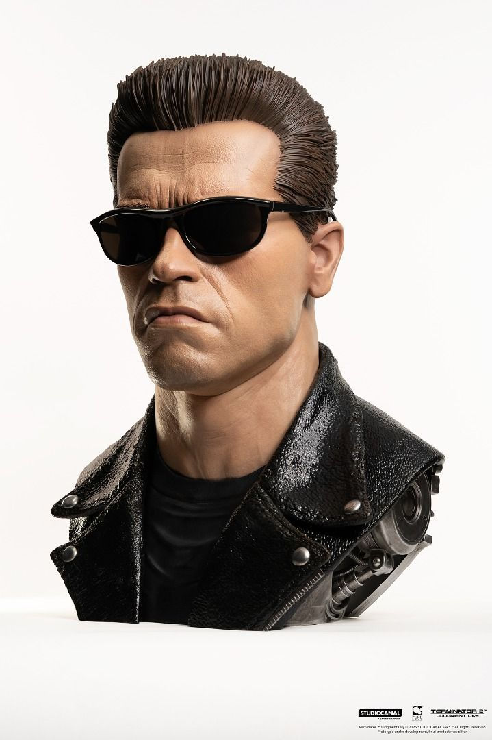 Thumbnail: PureArts T-800 Model 101 1/1 Scale Art Bust 2