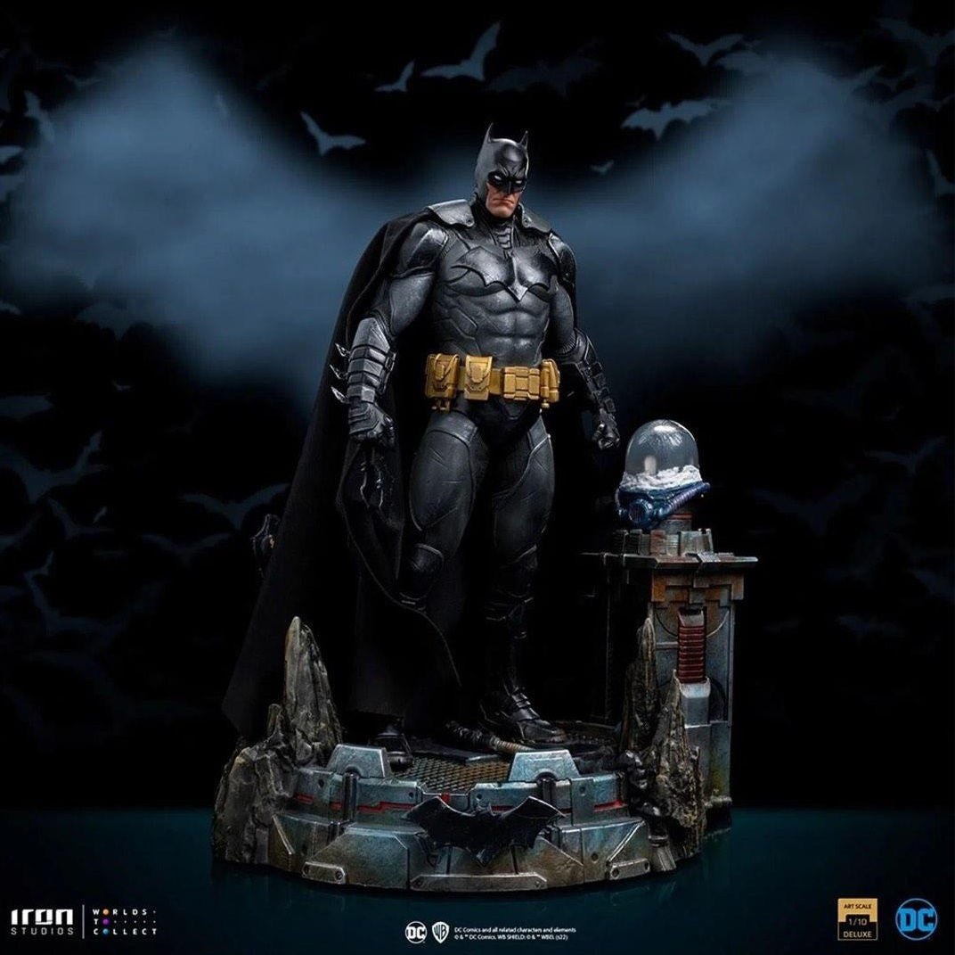 Iron Studios Batman Unleashed (Deluxe) DC Comics Art Scale 1/10 Statue