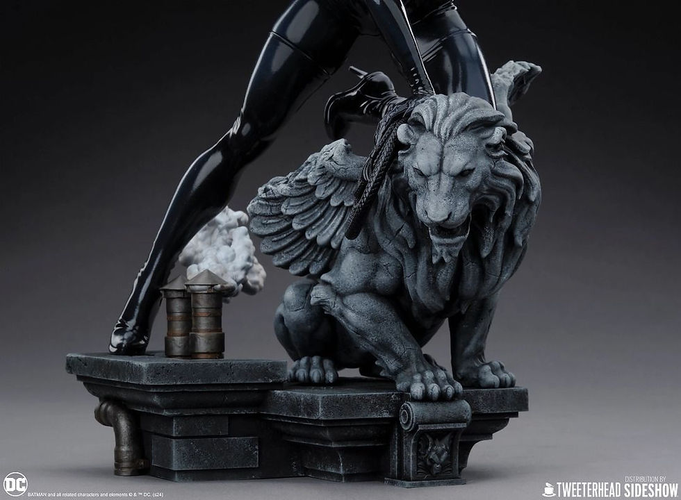 Thumbnail: Sideshow 9137152 Catwoman Sixth Scale Maquette by Tweeterhead 8