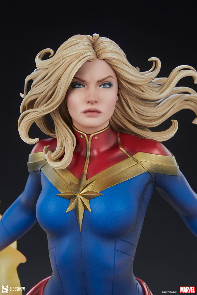 Thumbnail: Sideshow SS300799 Captain Marvel Premium Format Figure