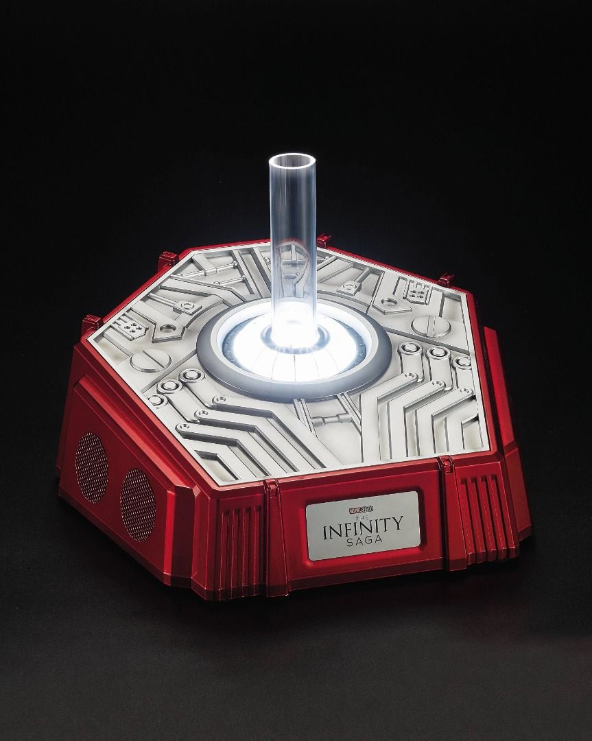 Thumbnail: Killerbody KB20094 Iron Man MK7 1/1 Scale Helmet 7