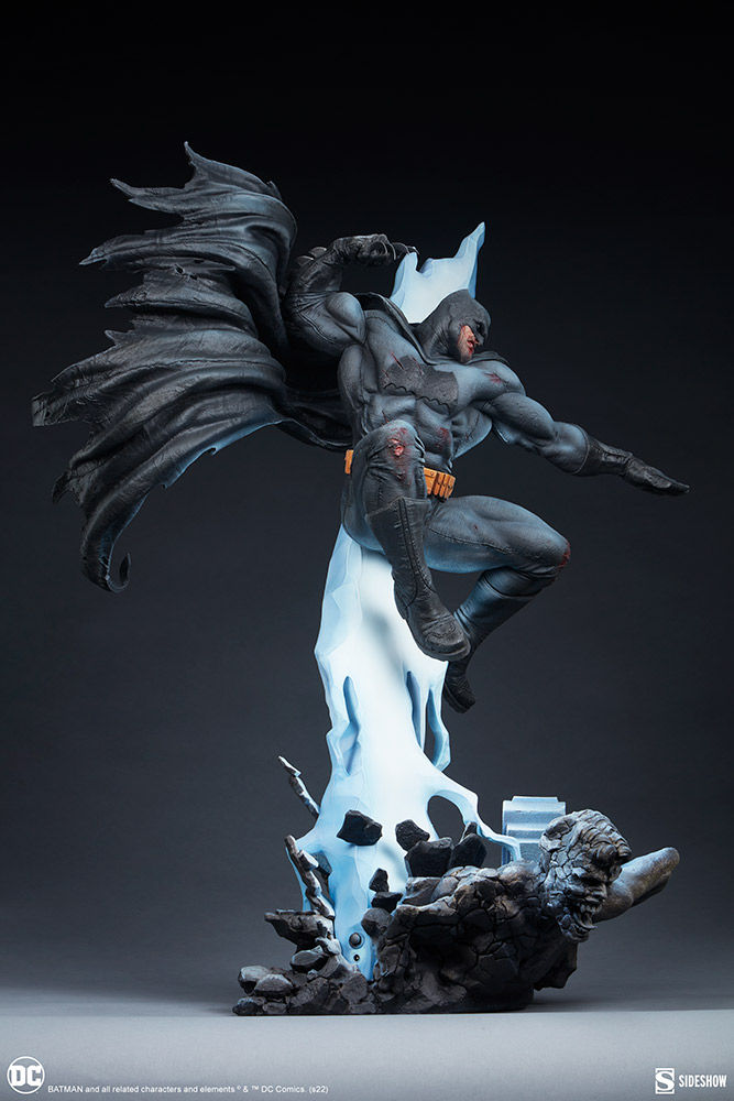 Thumbnail: Sideshow SS300805 Batman: The Dark Knight Returns Premium Format Figure