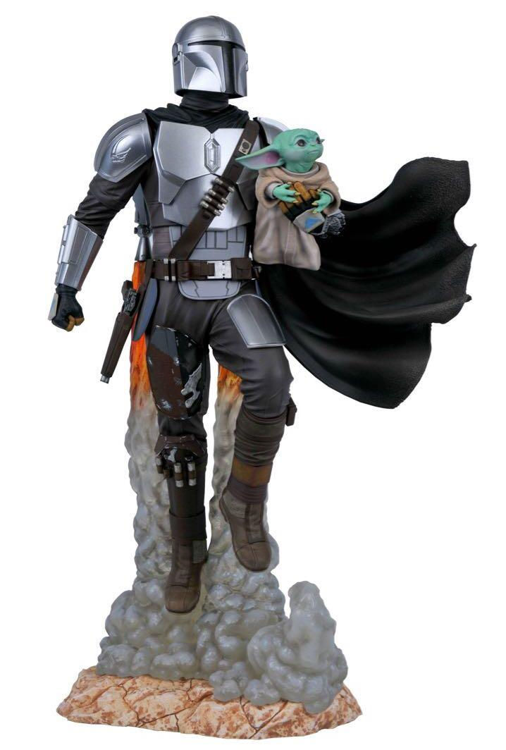 Thumbnail: Diamond Select Star Wars Milestones Mandalorian and Child Statue