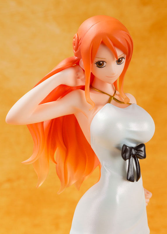 Thumbnail: Bandai Figuarts Zero Nami One Piece Film Gold Ver.