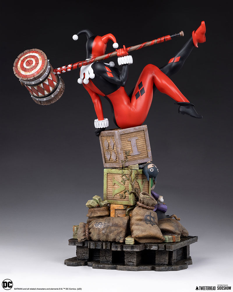 Thumbnail: Sideshow SS910548 Harley Quinn Sixth Scale Maquette by Tweeterhead