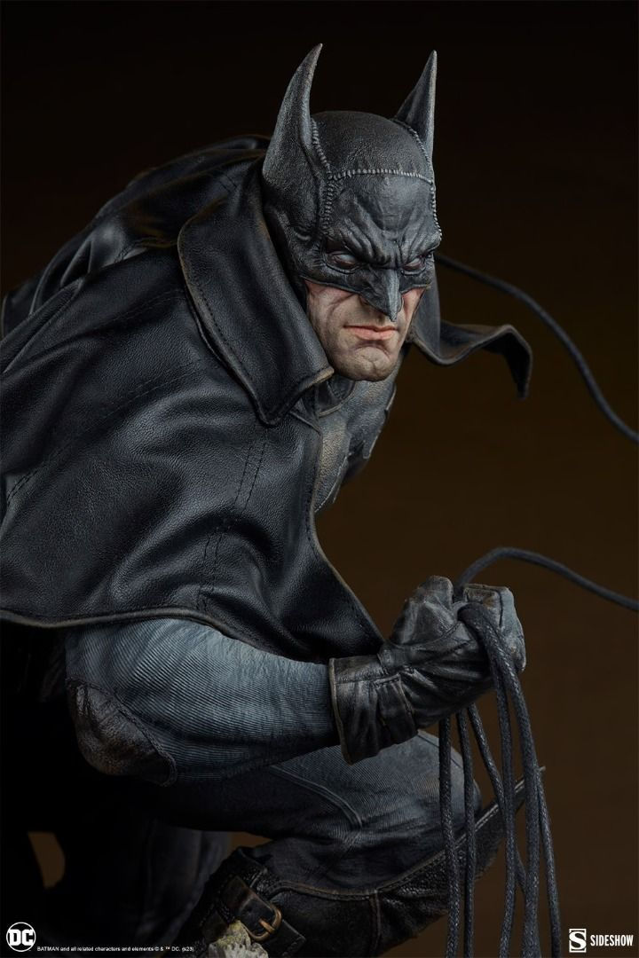 Thumbnail: Sideshow 300804 Batman: Gotham By Gaslight Premium Format Figure 4