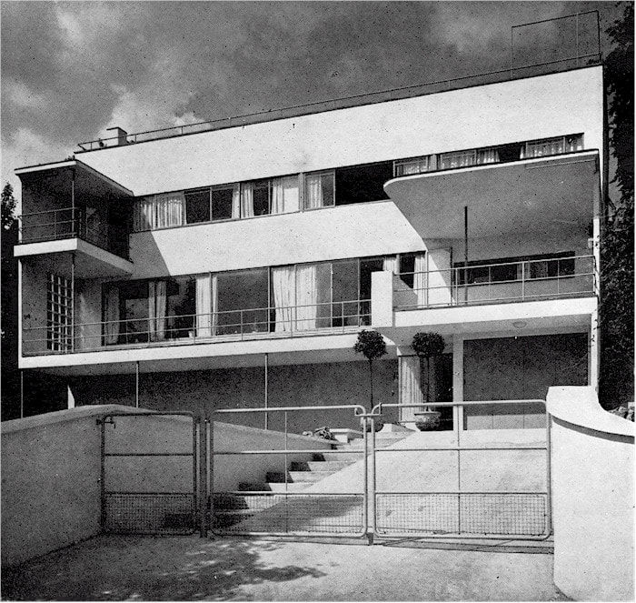 Horizontally sliding windows to upper floor, Sun House, Frognal Way, Hampstead (Maxwell Fry, 1936)