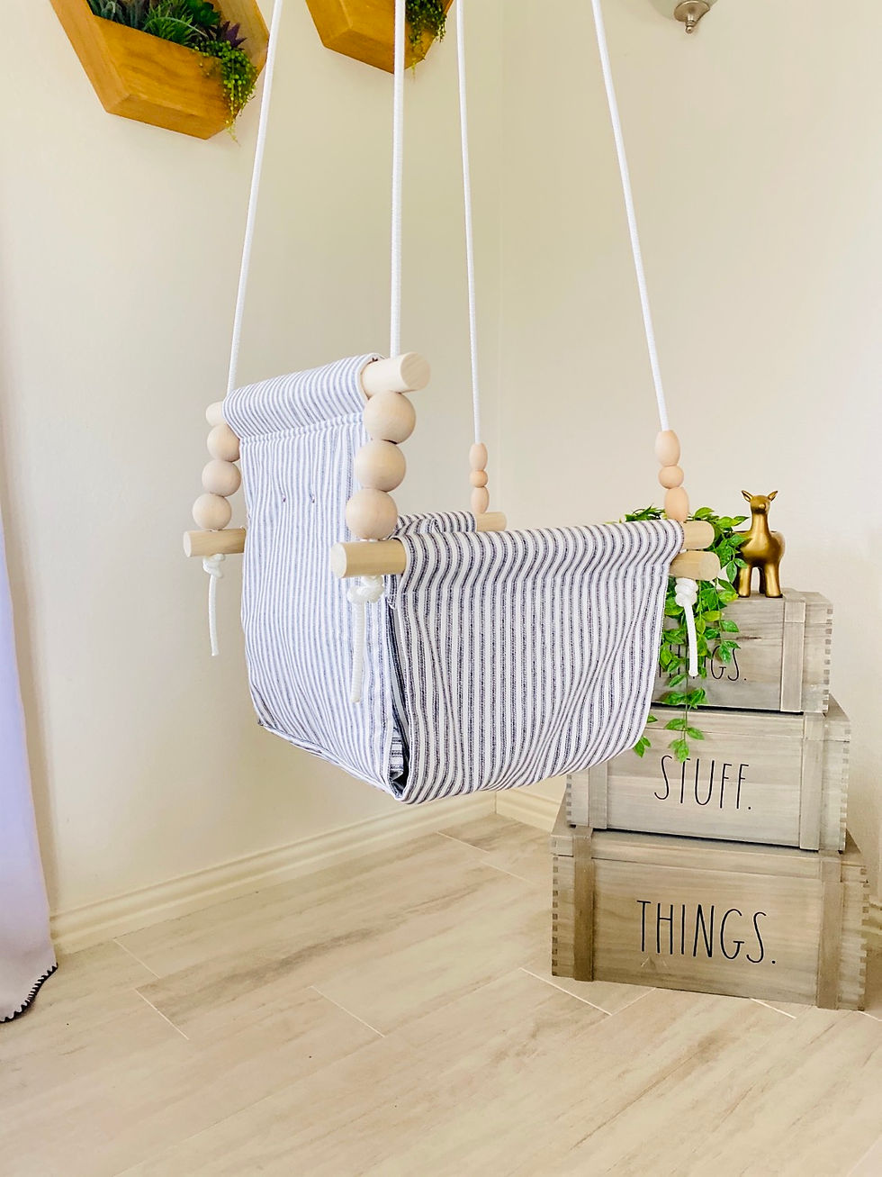 Thumbnail: Black and White High back Baby Swing