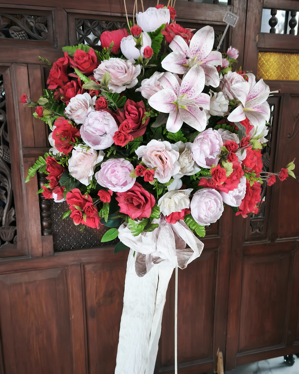 Thumbnail: Aisle Statement (pedestal)