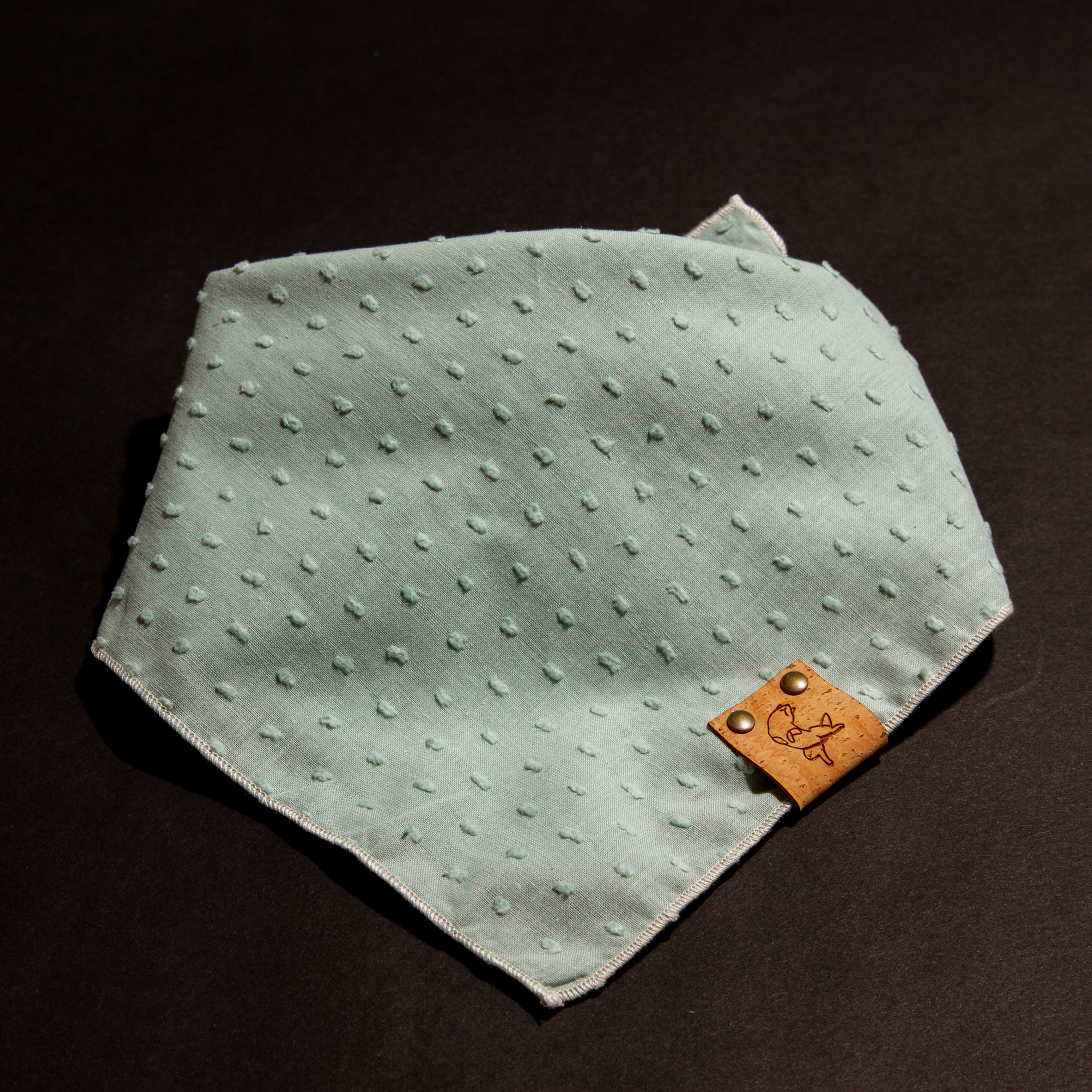 Bandana à nouer 100% coton, Céladon vert ancien pastel, chien chat, fait en France artisanelement La Crapule