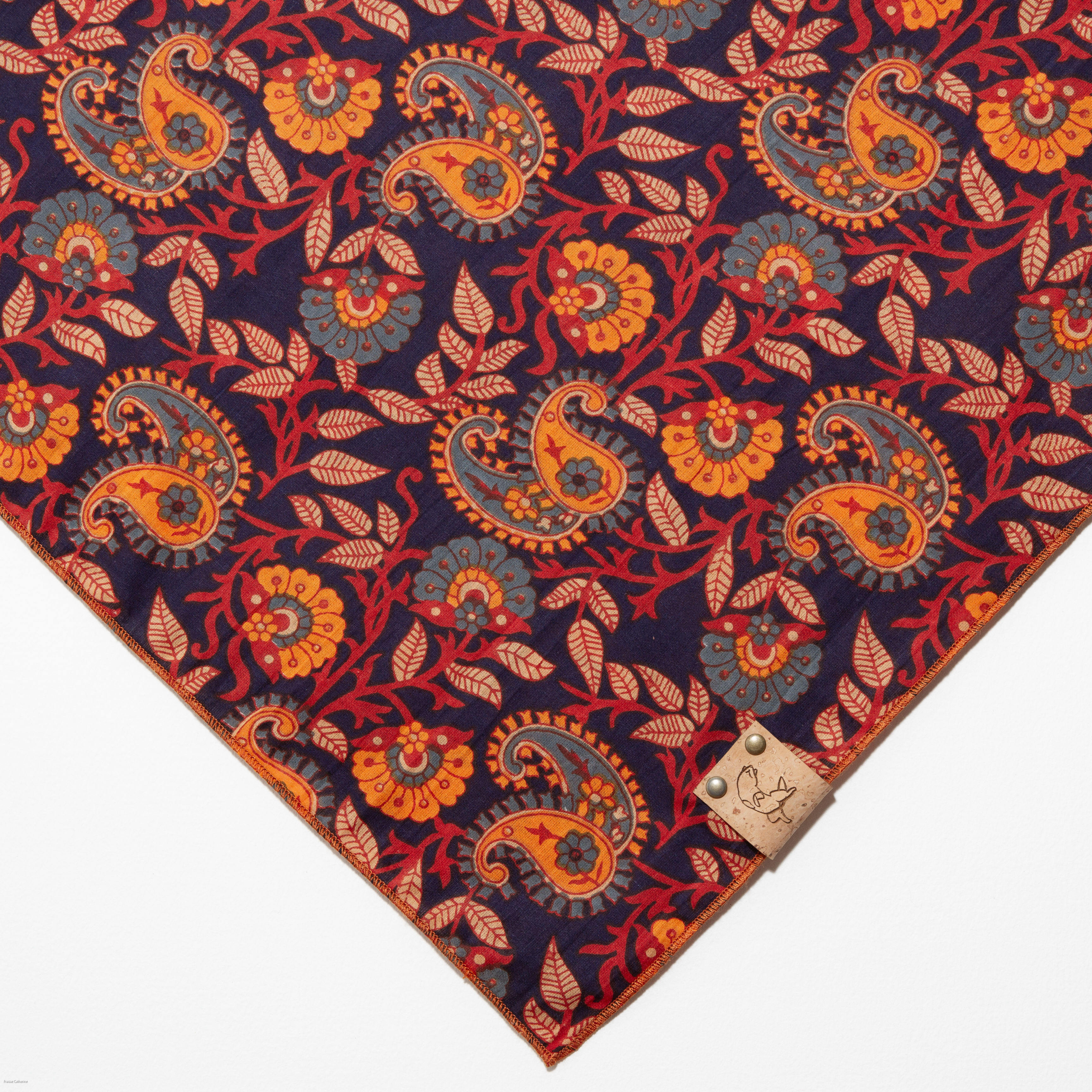 Bandana à nouer chien chat 100% coton Oeko Tex 100 Indien motifs paisley bleu orange fait main en France Artisanat La Crapule