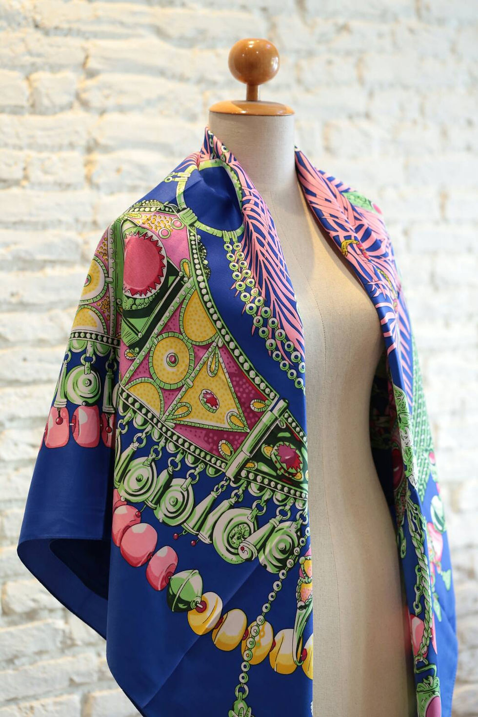 Thumbnail: Diamond is women best friend (Blue) - Street Scarf collectio