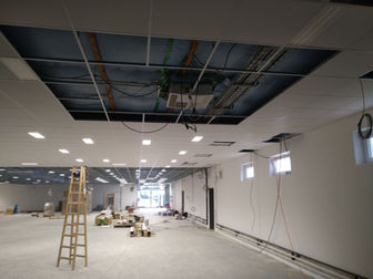 Bau von Deckensystemen in Hallen im Zuge von
Modernisierungsarbeiten