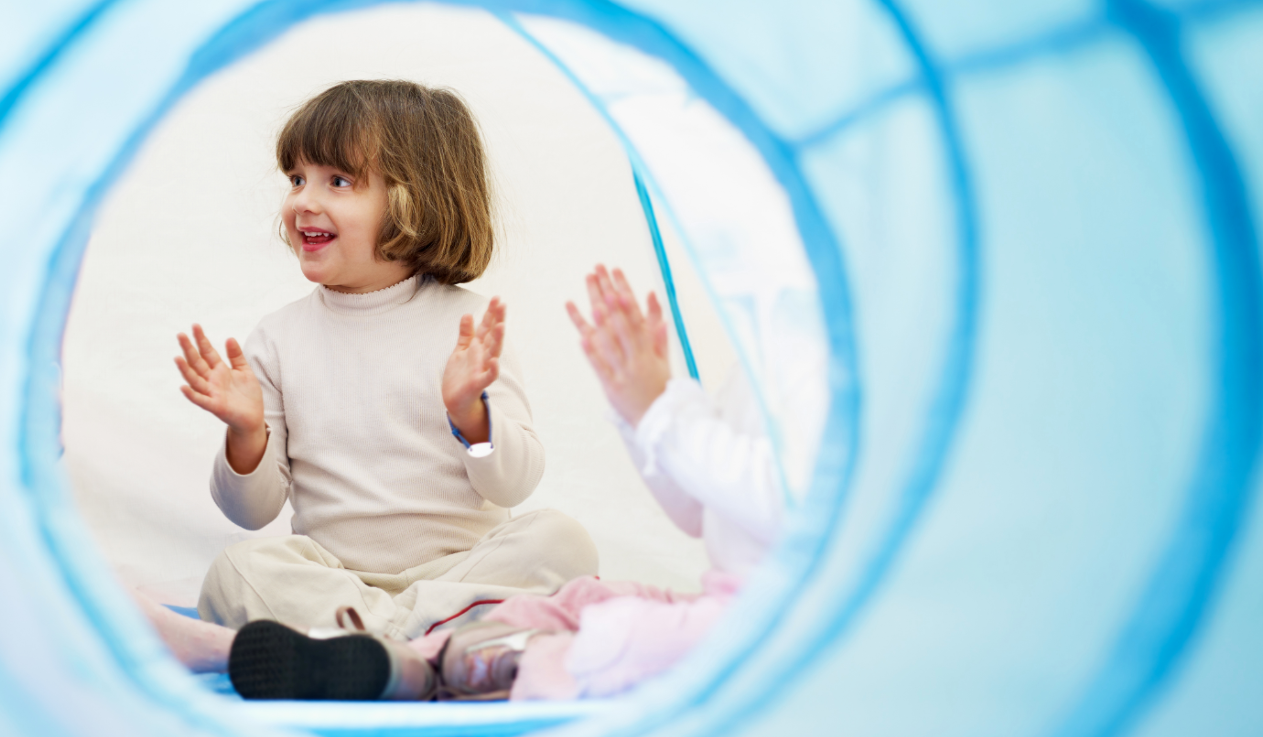 girls-singing-plaxtol-nursery