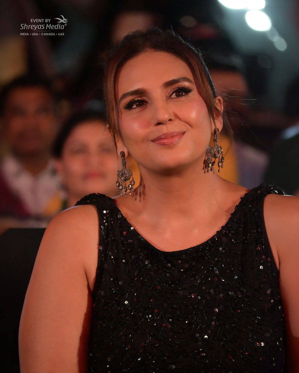 Huma Qureshi HD Photos from TOXIC Pre Release Event