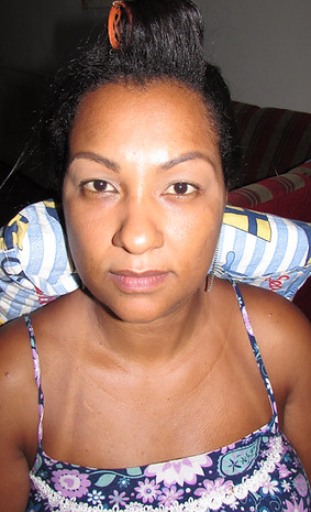 Antes da maquiagem. Pele negra.