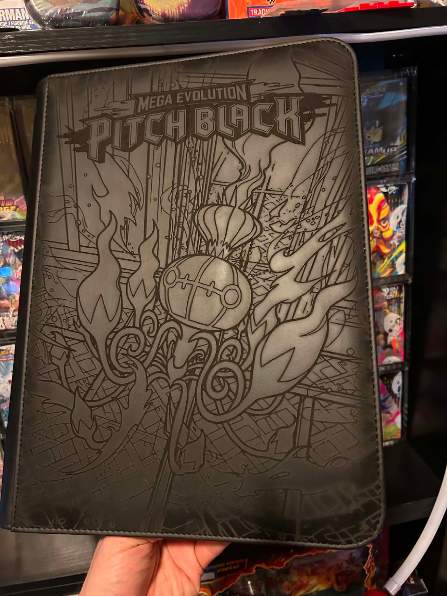Pitch Black Chandelure Palms 9 Pocket Stealth Binder