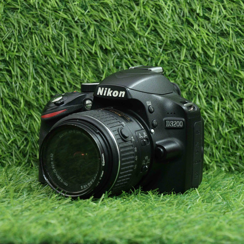 ［訳あり］Nikon D3200 訳あり ニコン デジタル一眼レフカメラ D3200 レンズキット Nikon