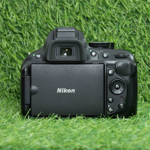 NIKON D5200 18-55MM Megapixel Camera Sto