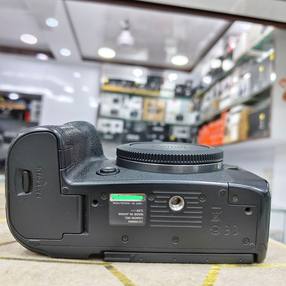 Thumbnail: Canon EOS R6 Mark 2 Body (Grade A) - Certified Used