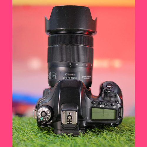 CANON EOS 80D 18-135mm USM Megapixel Camera Sto