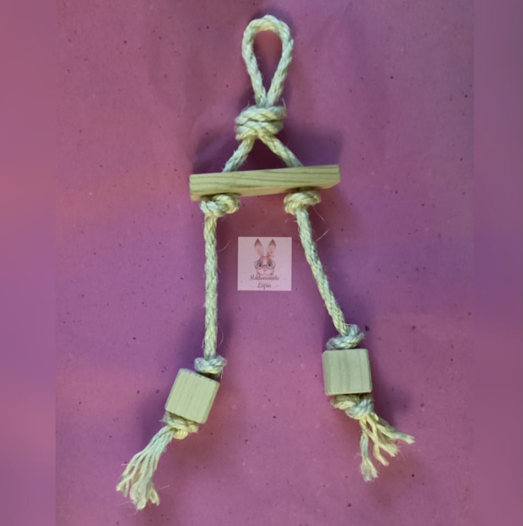 Juguete de madera divertido vertical