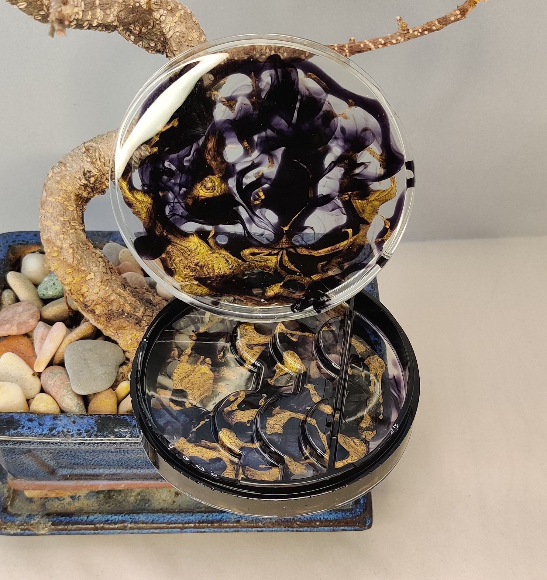 Boîte faux-cils noir or