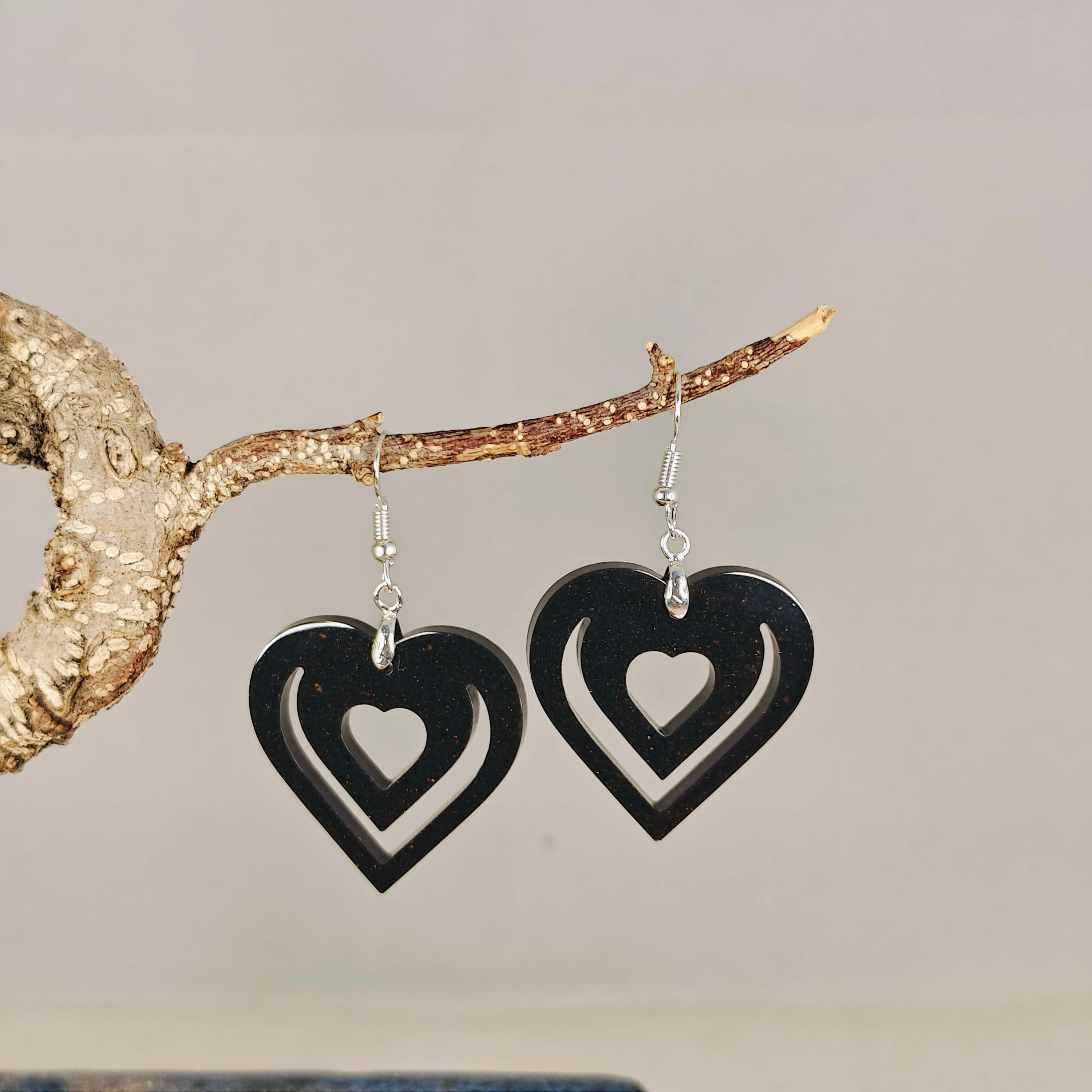 Boucles d'oreilles cœurs noirs