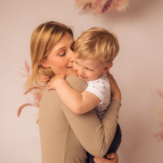 Mommy and Me Shooting. Eine Mama die wertvolle Zeit mit ihrem Kind verbringt