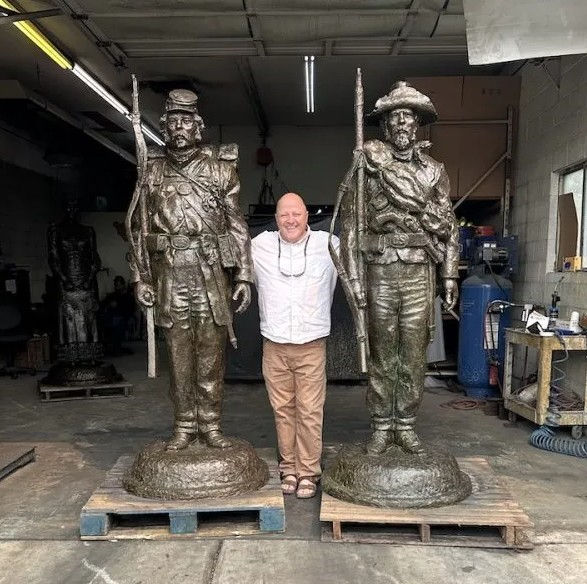 Billy Yank and Johnny Reb Monument.jpg