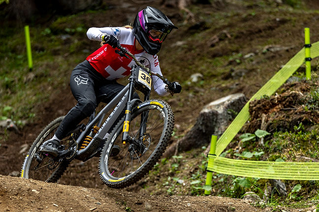 Delphine Bulliard MTB DH, Personal Trainer DB Energy Coaching Nutrition