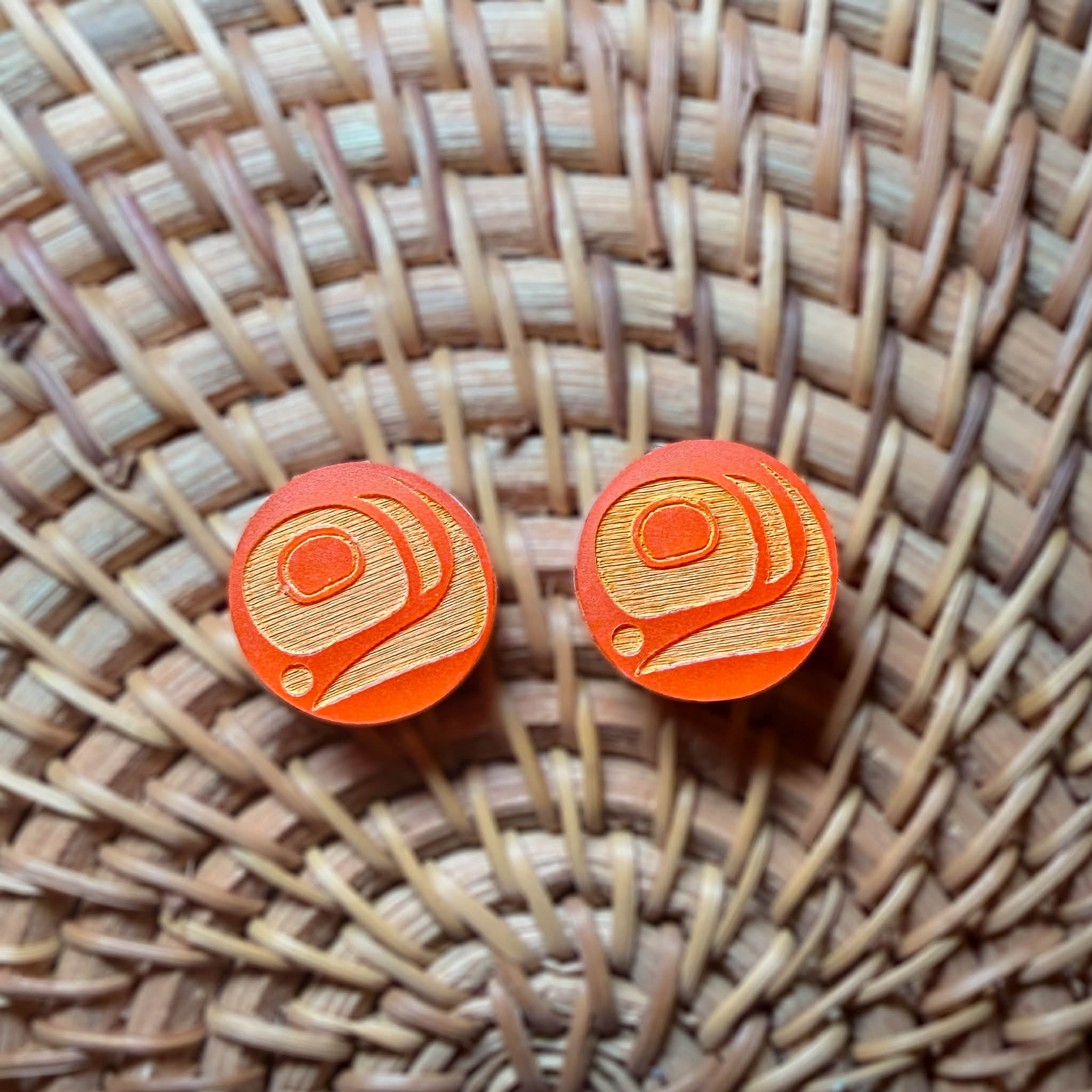 Formline Salmon Egg XL Studs