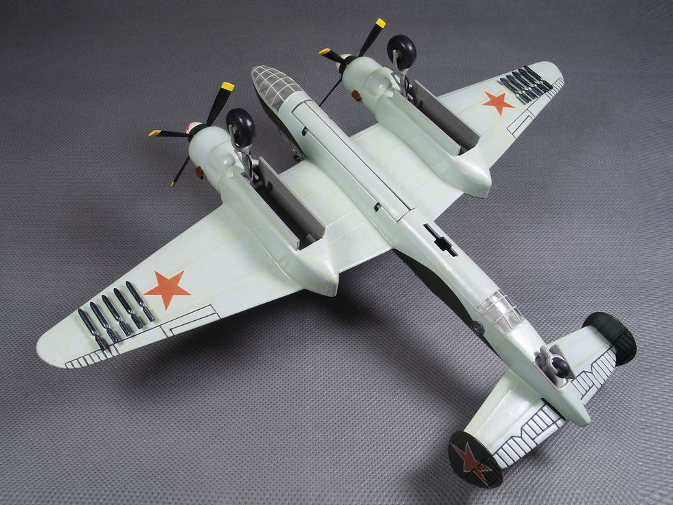 TU-2 готовая модель (ракурс снизу, бомбоотсек закрыт)