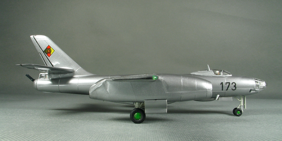 IL-28 готовая модель (справа)