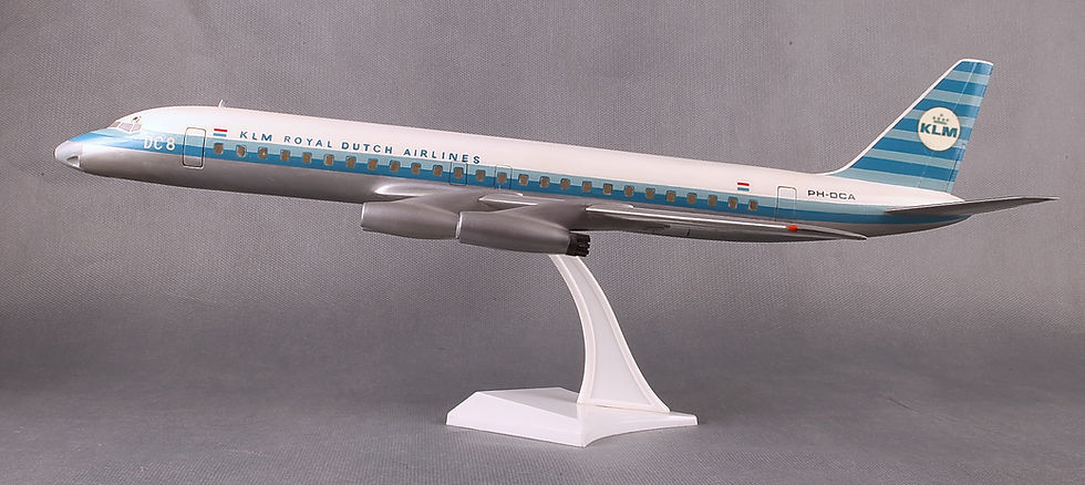 DC-8 готовая модель