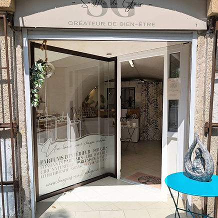 Devanture boutique (1).jpg