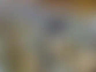 Diffuseur de parfum artisanal Souffle de Gaïa présenté en gros plan sur un stand, illustration d’un produit premium pour boutique, concept store et univers bien-être.