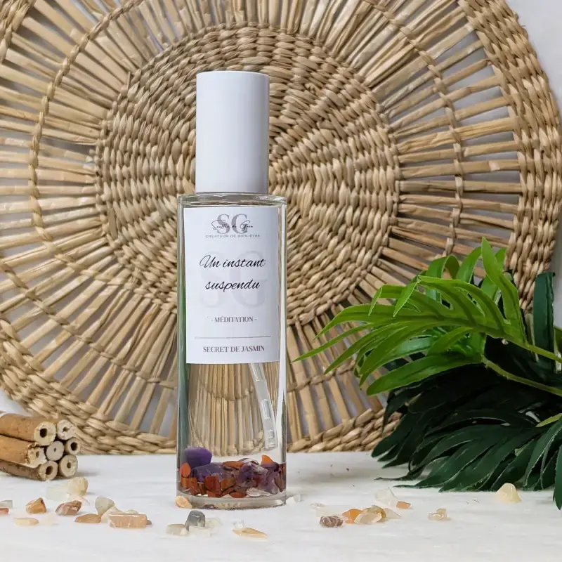 Un instant suspendu   Bougie énergétique artisanale Une bougie pensée comme un rituel Allumez votre bougie, posez votre inten