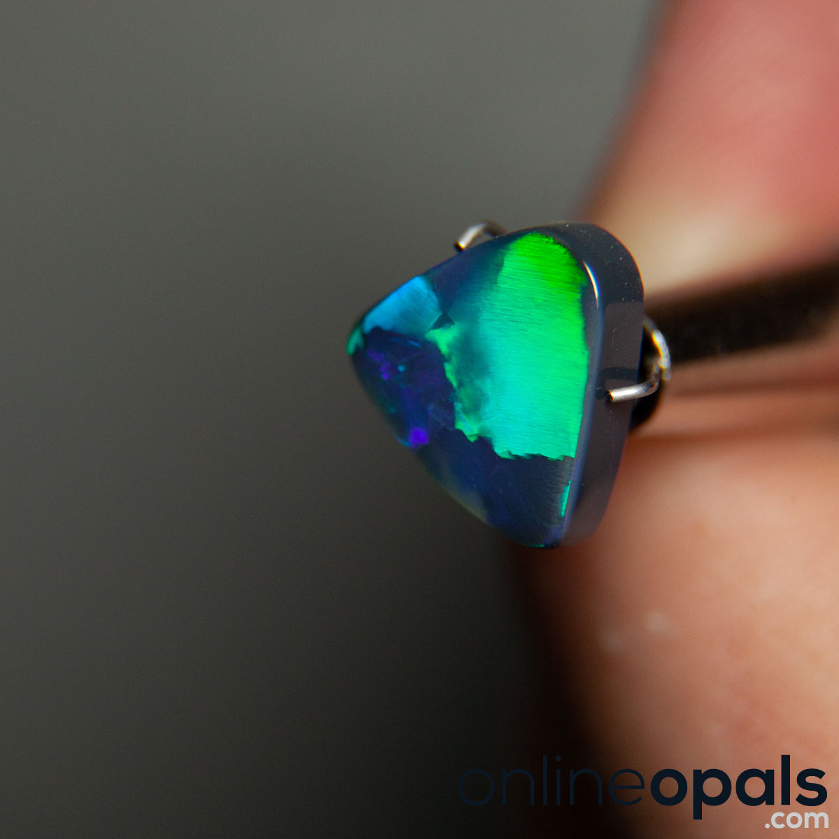 3.2 ct Lightning Ridge Black opal
