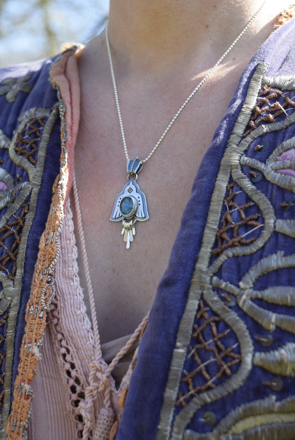 Miniature : Pendentif oiseau folk argent et kyanite bleue.
