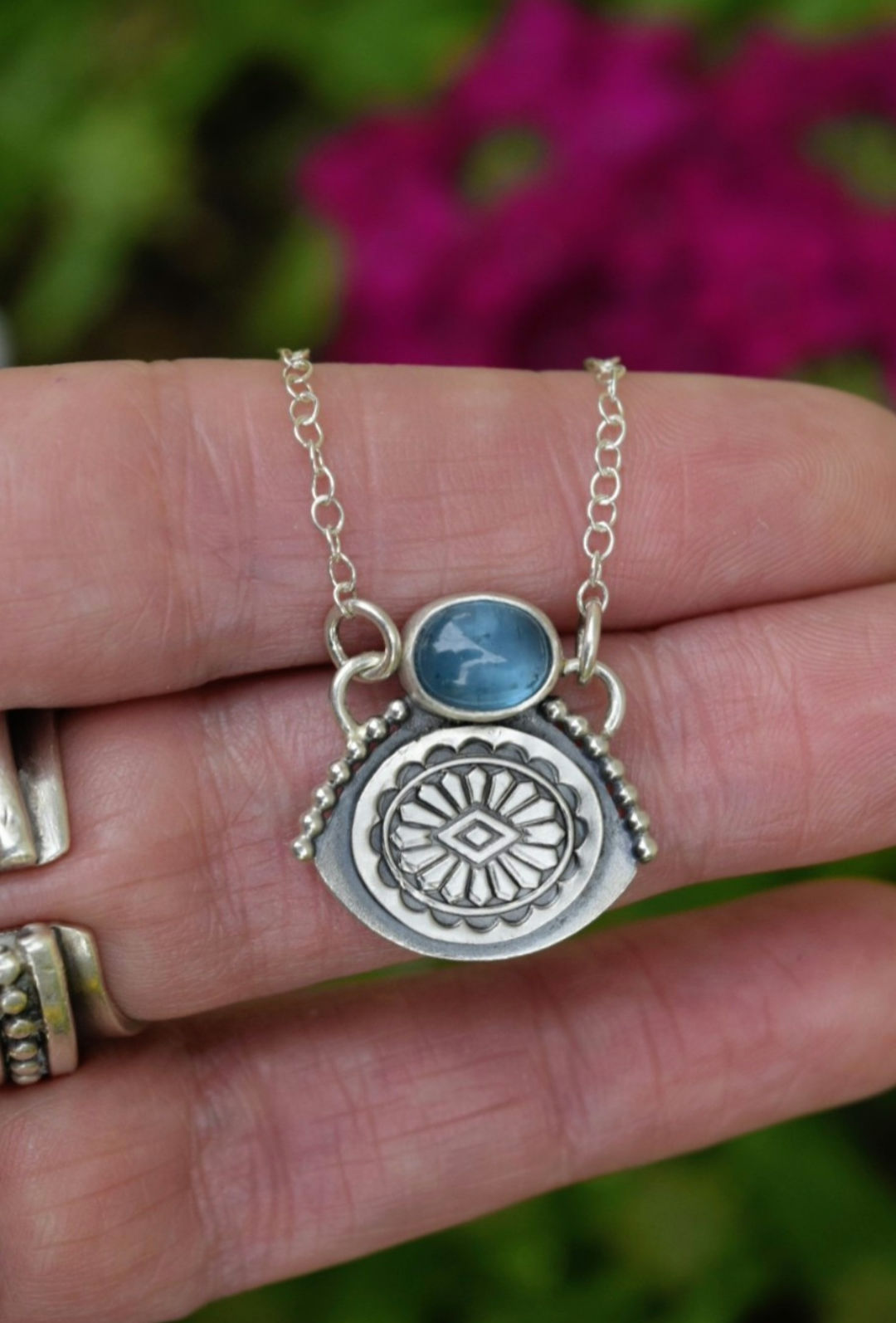 Collier Shawnee en argent et kyanite bleue.