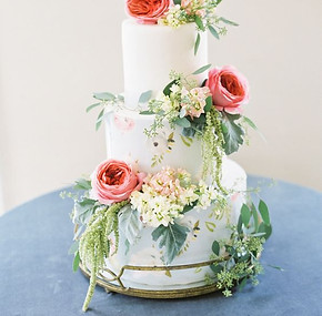 gold tray cake stand