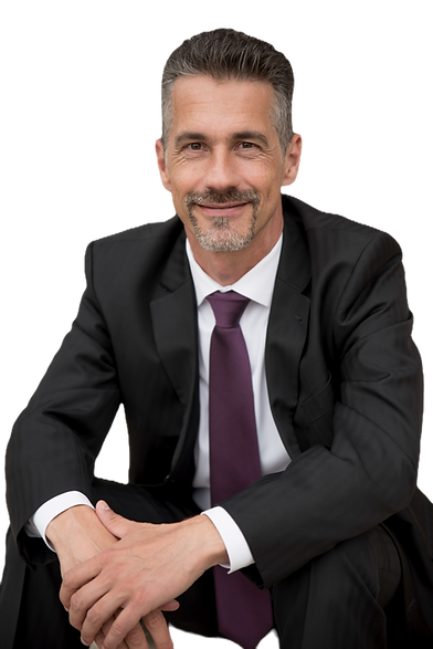 EliteBegleiter im Anzug für Begleitservice in Restaurant, Theater, Urlaubsbegleitung, Reisebegleitung