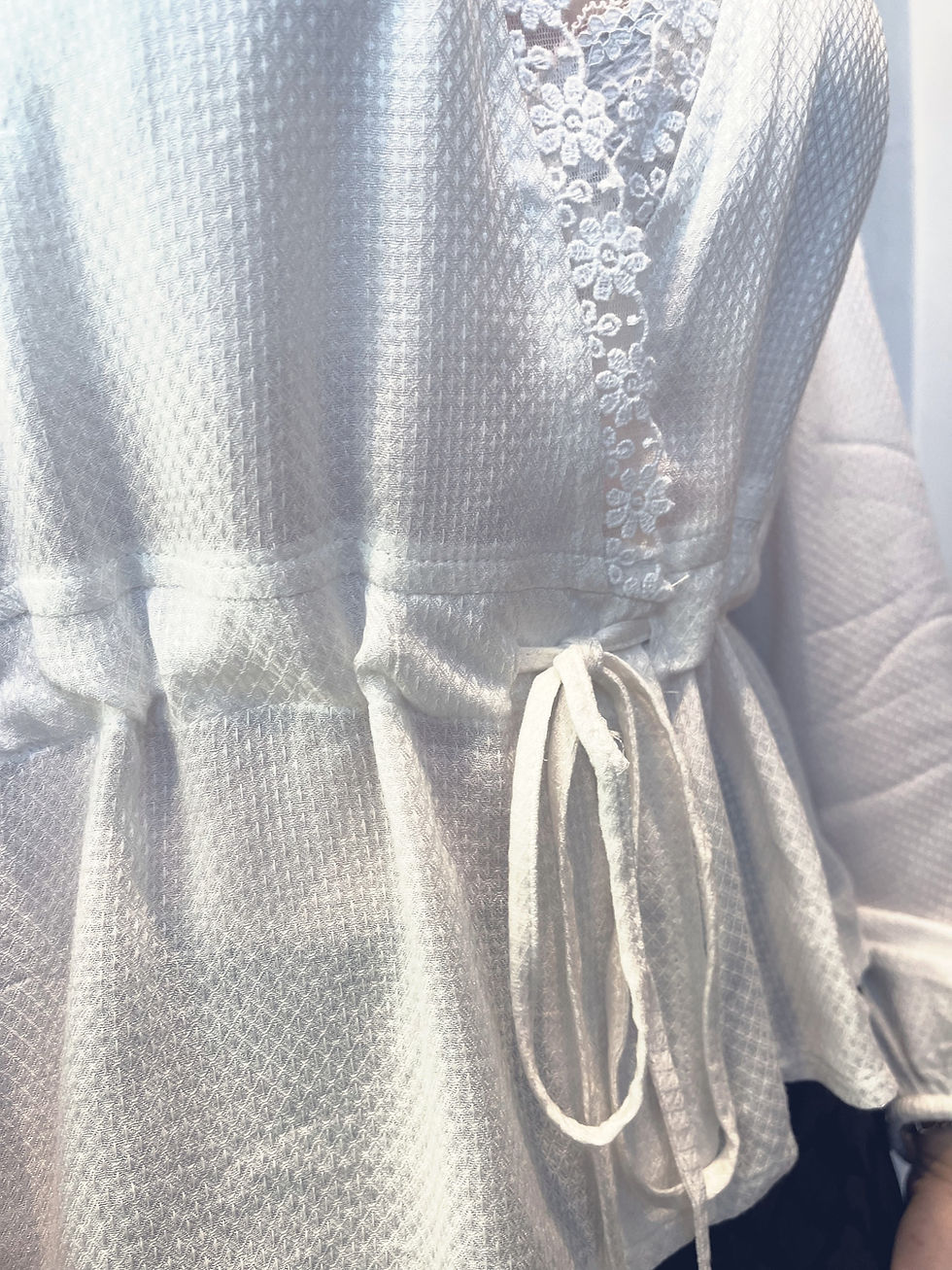 Miniatyrbilde: White Elegant Blouse