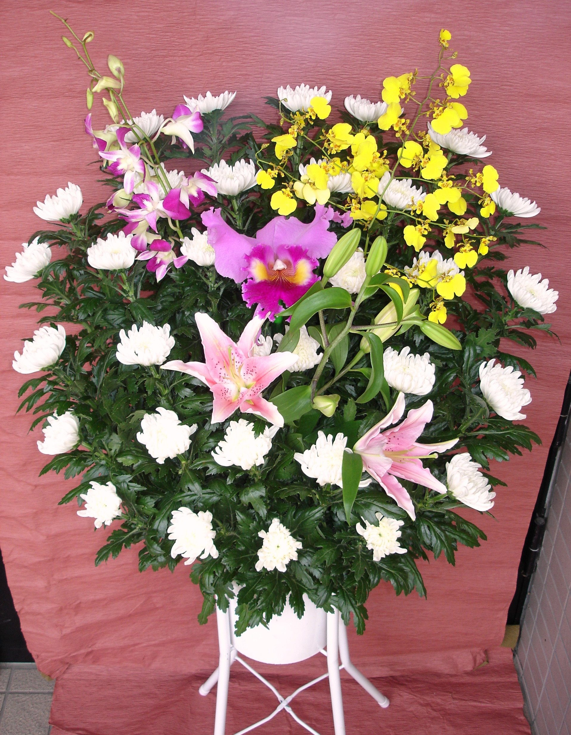 和花を使ったお悔やみスタンド花|16,500円